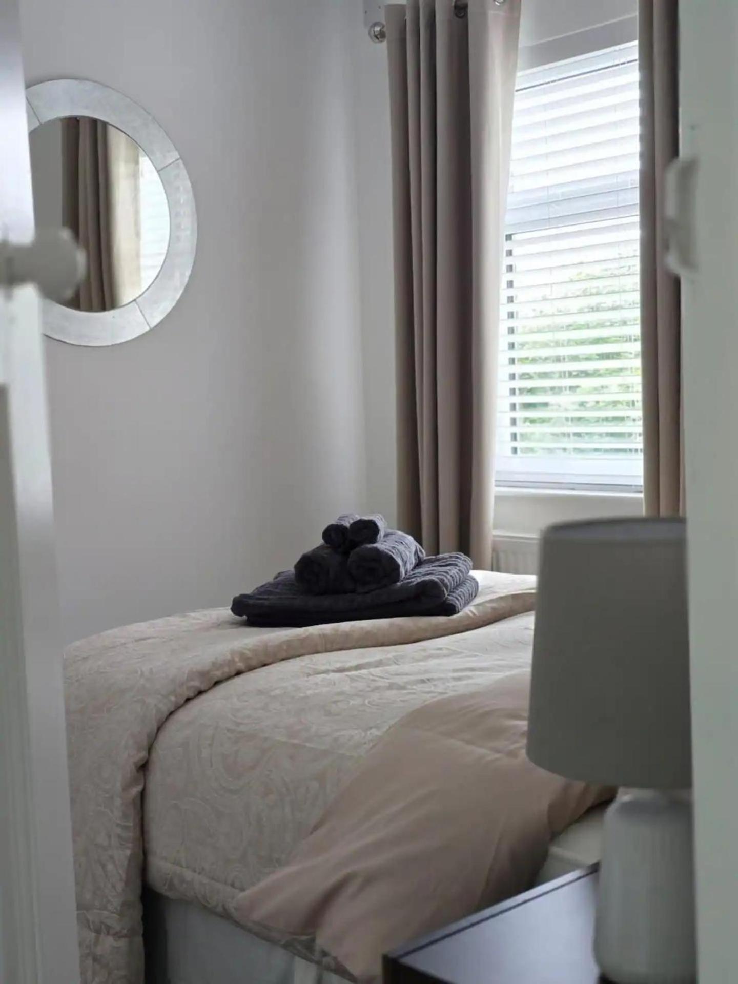 Holiday home Perfect From Heart Of Sleeps 6 *